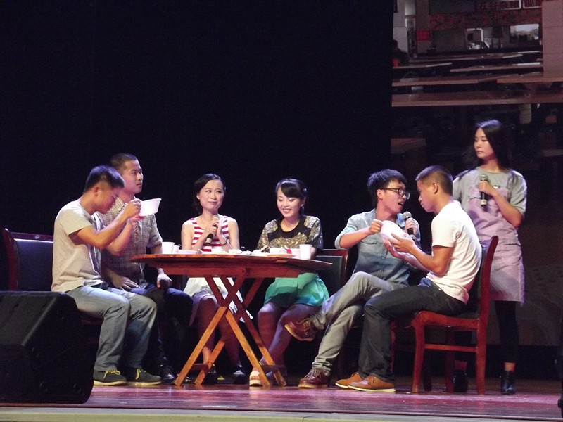 商学院隆重举办2014届毕业典礼和毕业生晚会